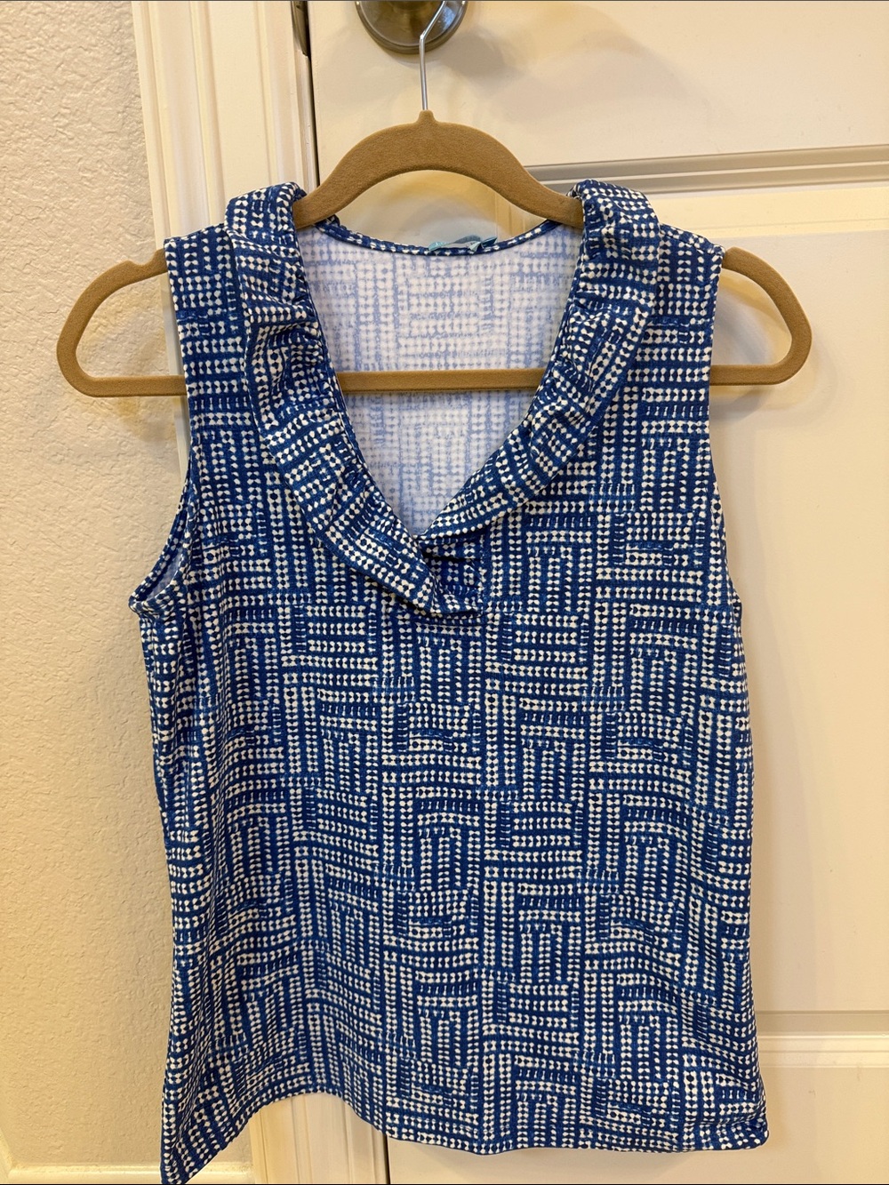 J McLaughlin Durham Blue Geometric V-Neck Sleeveless Top
